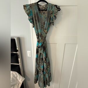 Chic Floral Maxi Dress in Black and Blue